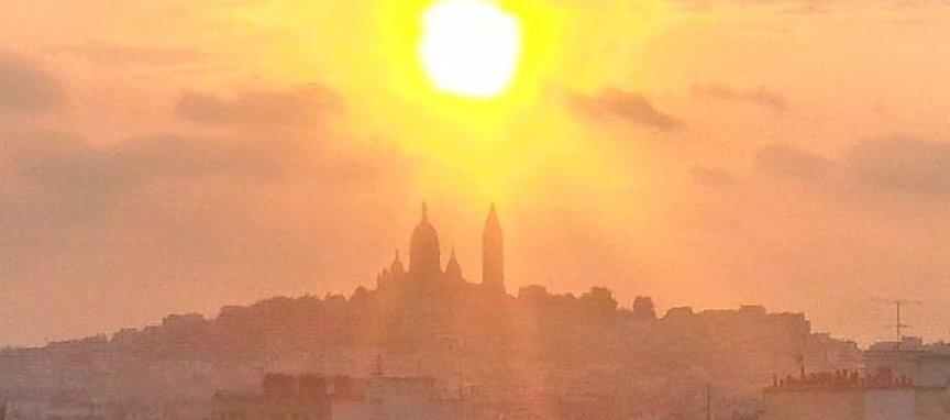 Coucher de soleil sur le sacré coeur depuis la Butte