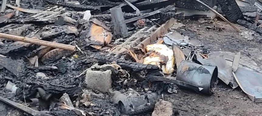 Cabane des apicultrices entièrement détruite par le feu