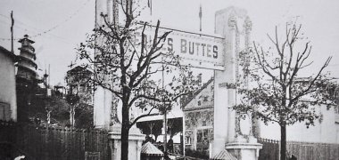 L'entrée principale du parc d'attraction Les Folles Buttes en 1912