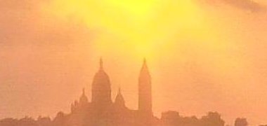 Coucher de soleil sur le sacré coeur depuis la Butte